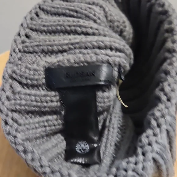 RUDSAK Charcoal Ribbed Beanie - Picture 5 of 6